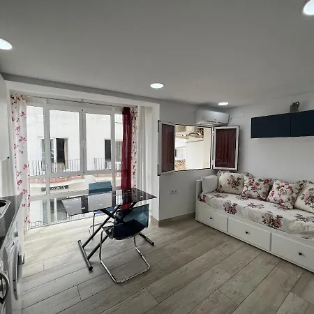 Cozy Studio Reina In Carihuela Carmen Appartement Torremolinos